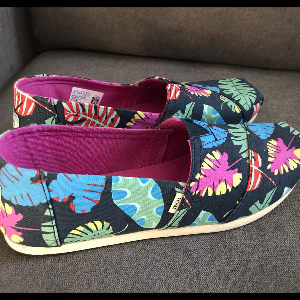 Toms classic canvas tropical print women’s 9